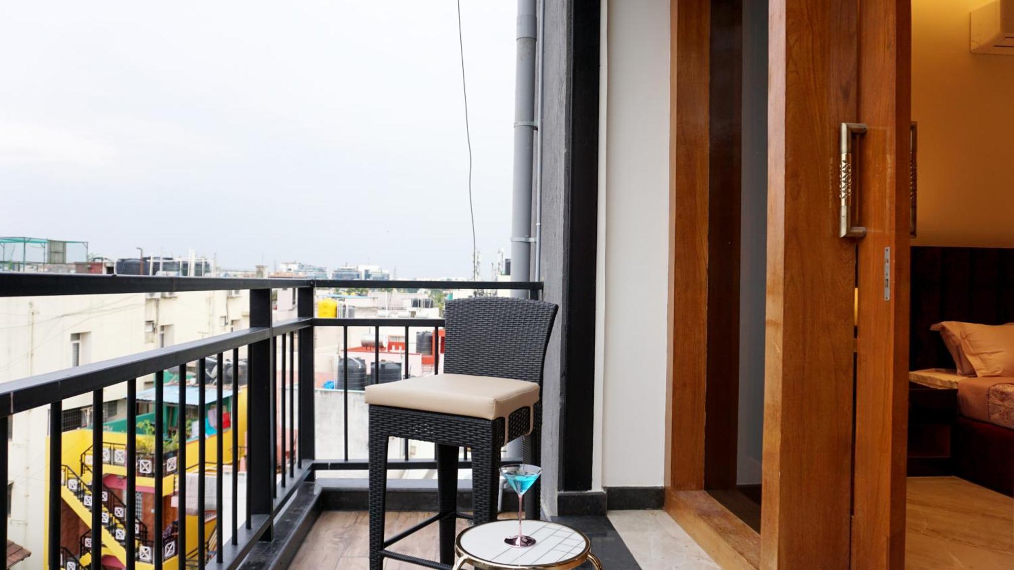 班加罗尔The Pentouz On 100 Feet Road Indiranagar - An Urban Luxury Retreat公寓 外观 照片